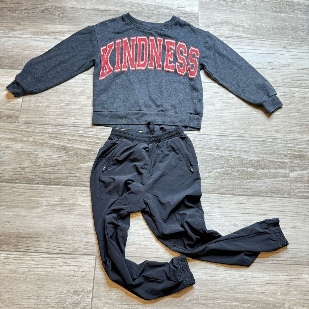 TARGET Girls Kindness Sweatshirt and Pant bundle Size 7 - Picture 9 of 10